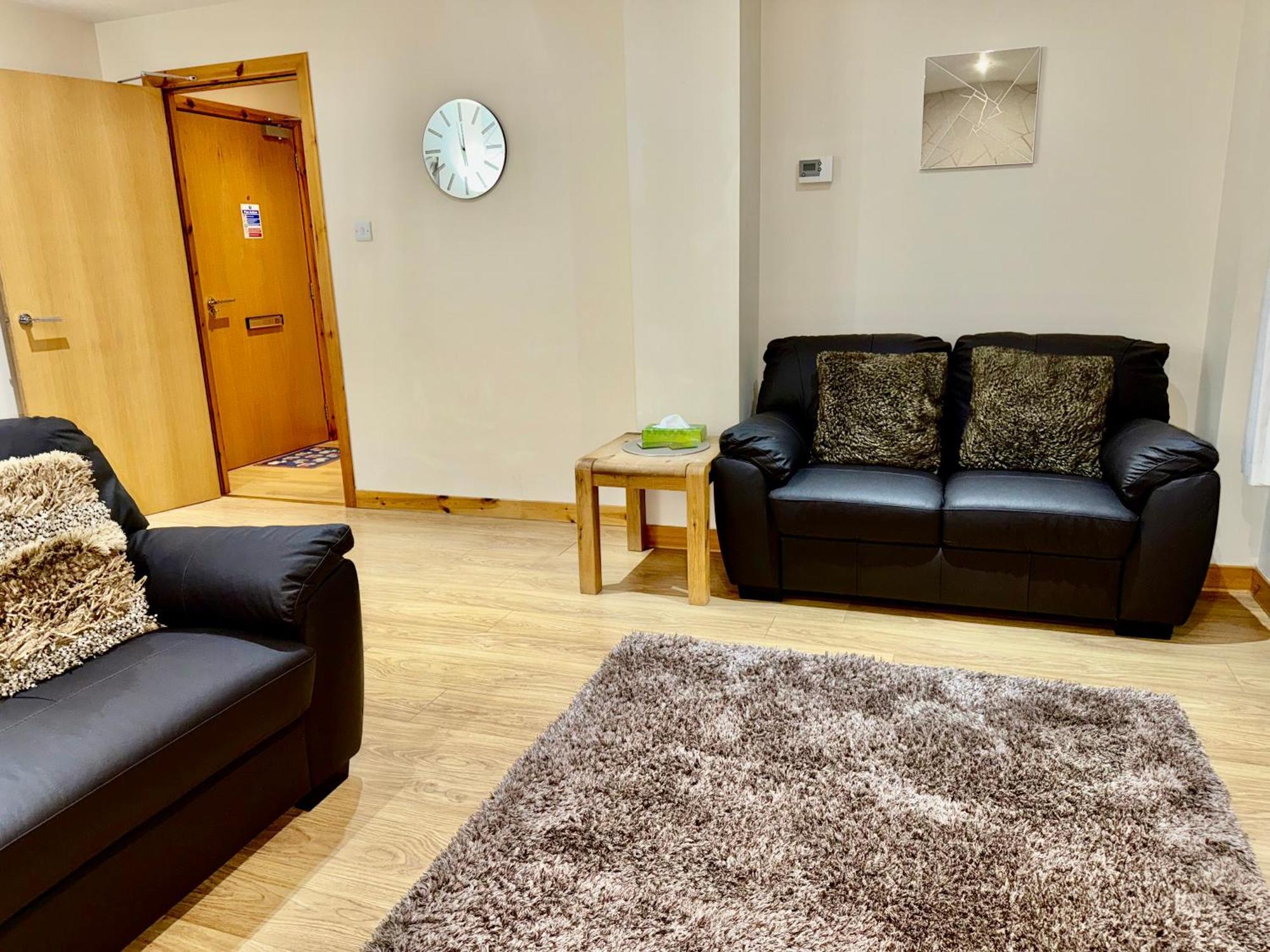 Azim And Suzi'S City Centre Apartment Інвернесс Екстер'єр фото