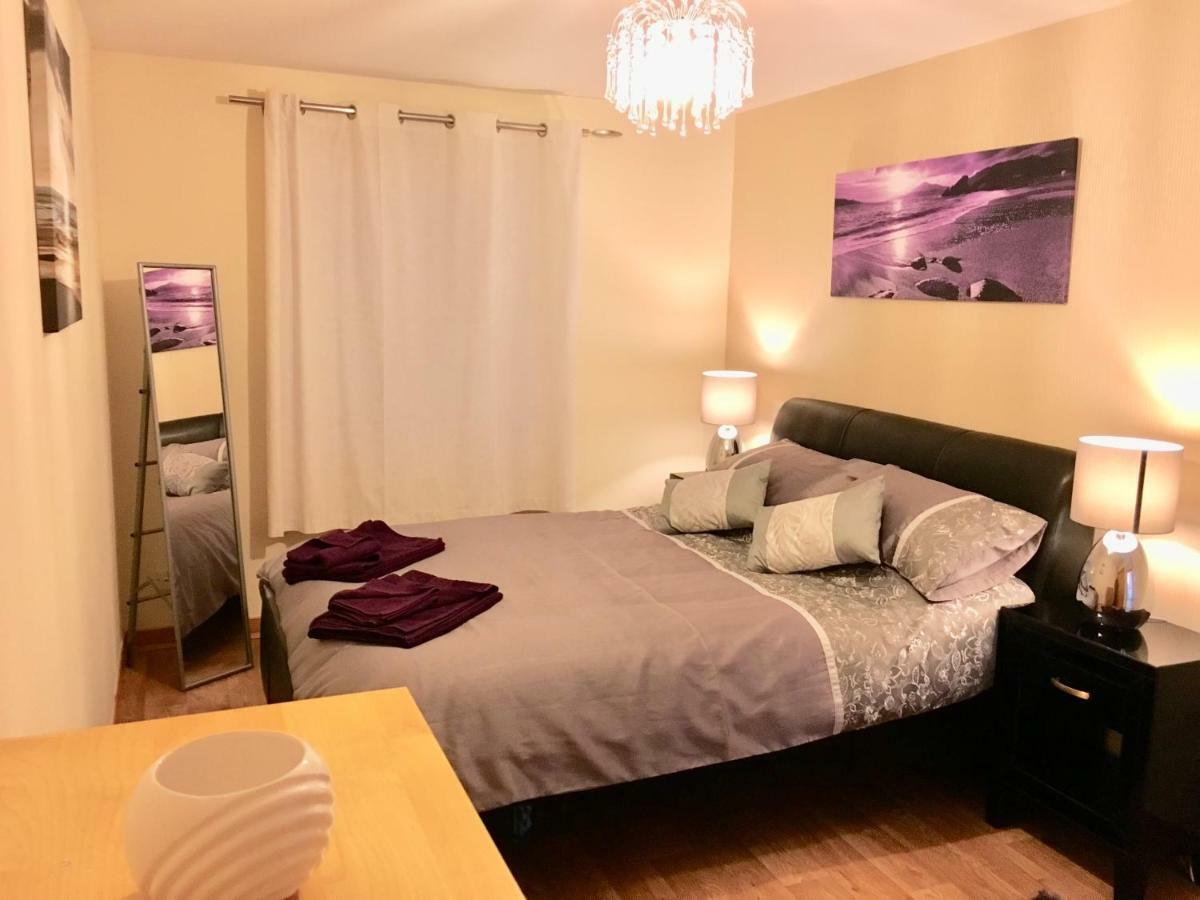 Azim And Suzi'S City Centre Apartment Інвернесс Екстер'єр фото