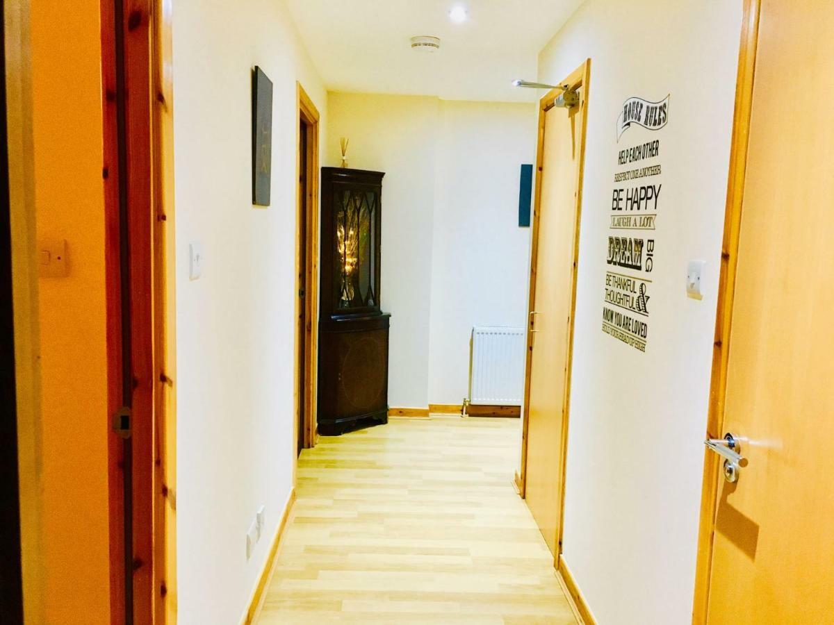 Azim And Suzi'S City Centre Apartment Інвернесс Екстер'єр фото