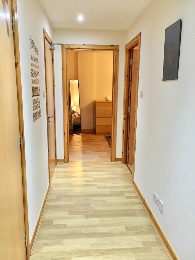 Azim And Suzi'S City Centre Apartment Інвернесс Екстер'єр фото